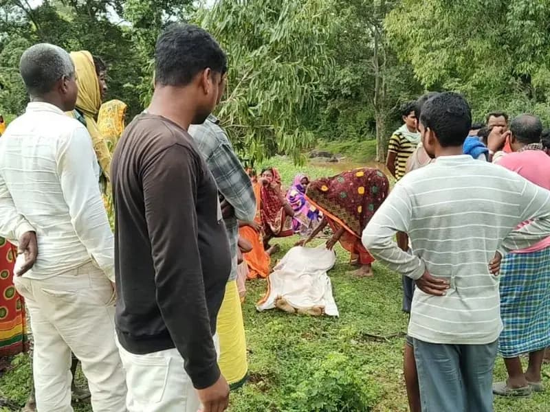 Sonbhadra News: नाले में बालक की डूबने से मौत, मचा कोहराम.