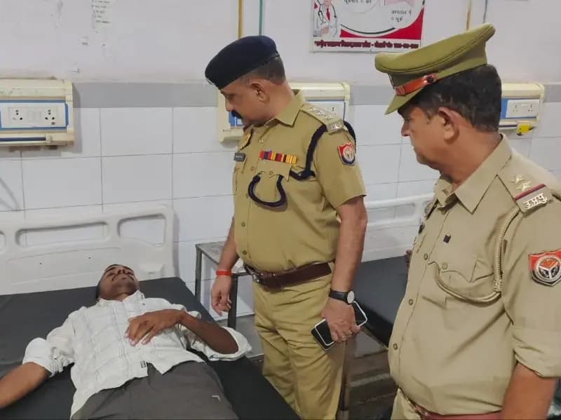 Sonbhadra News: 25 हजार के इनामी बदमाश और पुलिस की मुठभेड़, पुलिस की जवाबी कार्रवाई में बदमाश के पैर में लगी गोली.