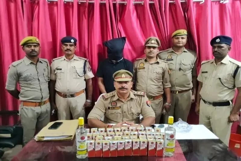 Chandauli News: जीआरपी ने अलग अलग जगहों से तीन व्यक्तियों को किया गिरफ्तार.