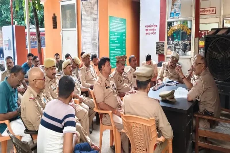 Chandauli News: कोतवाल की चेतावनी, त्योहार में महिलाओं के साथ दुर्व्यवहार करने पर जाएंगे जेल.