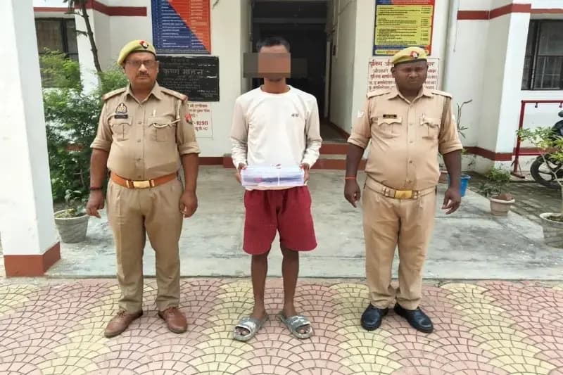 Chandauli News: पुलिस ने एक युवक को अवैध तमंचा और 02 जिन्दा कारतूस के साथ गिरफ्तार किया.