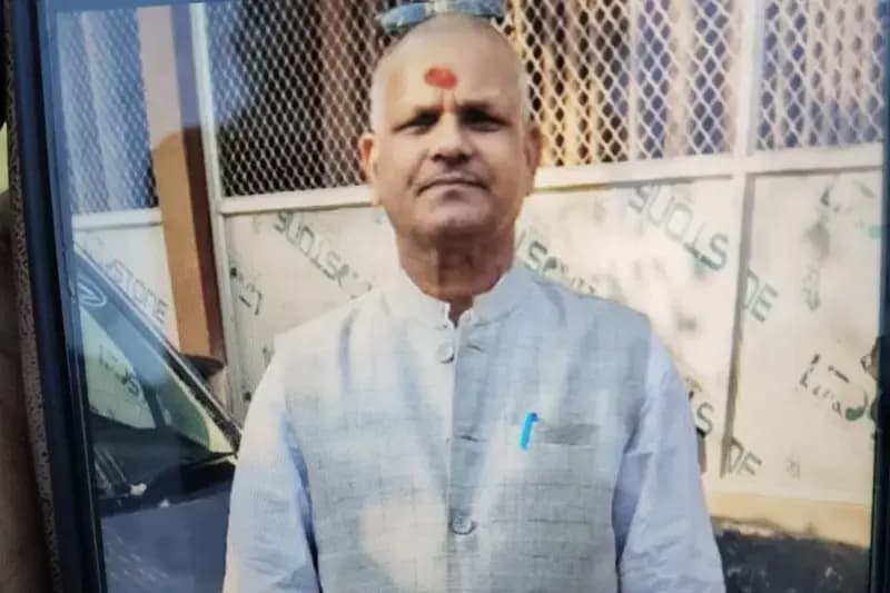 Chandauli News: जमीनी विवाद में सगे भाई ने अपने ही अधिवक्ता भाई को मारी गोली, मचा कोहराम.