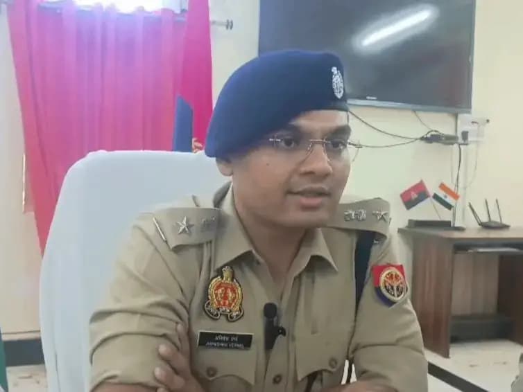 Sonbhadra News: नवागत एसपी अभिषेक वर्मा ने गिनाई प्राथमिकताएं, पशु तस्करी रोकने के लिए अंतरजनपदीय सीमाओं पर चलेगा विशेष अभियान.