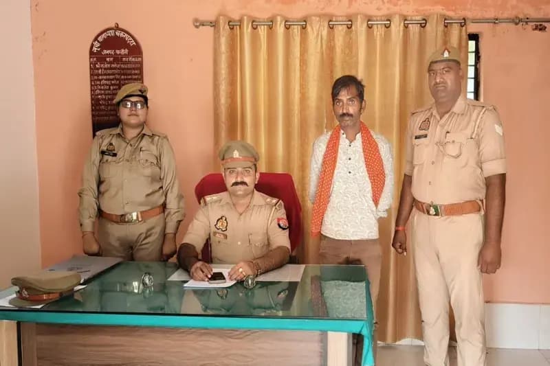Chandauli News: मिशन शक्ति के तहत महिलाओं और बालिकाओं पर अश्लील टिप्पणी करने वाले 01 अभियुक्त को पुलिस ने किया गिरफ्तार.