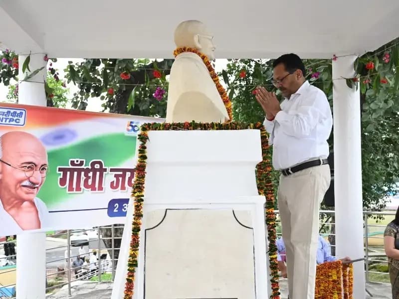 Sonbhadra News: गांधी दर्शन द्वारा ही दुनिया में शांति स्थापित की जा सकती है.