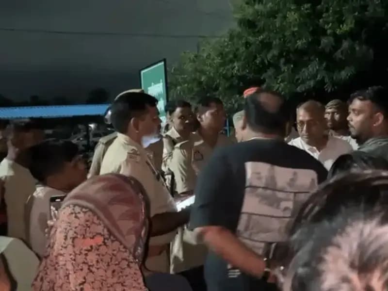 Sonbhadra News: मौत बन चुके ओबी डंपिंग और कोल वॉरफॉल के बीच सांस लेता गांव, NCL की बेरुखी और जनप्रतिनिधियों की उदासीनता निराशाजनक.