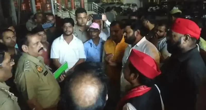 Sonbhadra News: भाई-बहन से लूट और छेड़खानी की घटना से सहमा जिला, घटना की सूचना पर पहुंचे सांसद छोटेलाल खरवार.