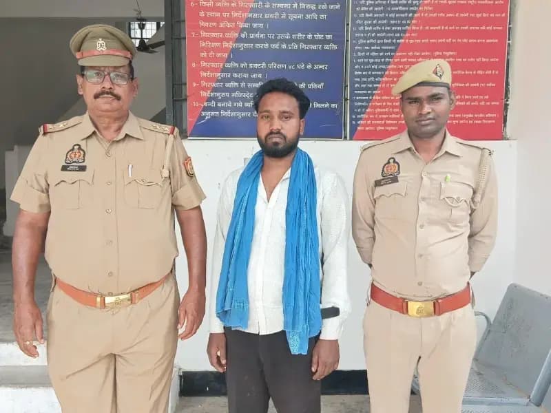 Sonbhadra News: चोपन पुलिस के हत्थे चढ़ा एक चोर, सुपर स्पलेण्डर मोटरसाइकिल बरामद.