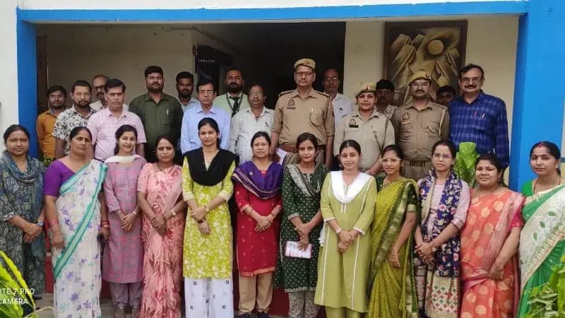 Sonbhadra News: लघु फिल्मों के माध्यम से छात्राओं को किया गया जागरूक.