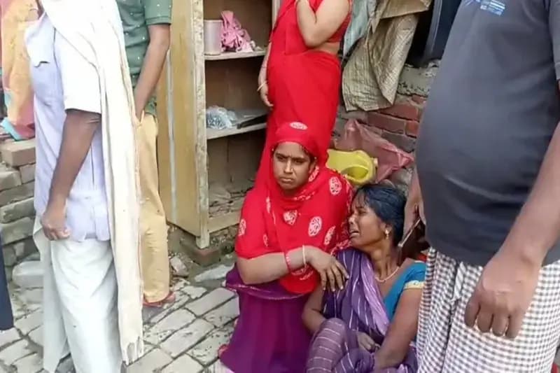 Chandauli News: पारिवारिक विवाद में युवक ने उठाया खौफनाक कदम, पंखे से लटककर दे दी जान.