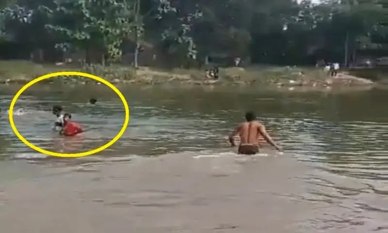 Chandauli News: नदी में नहाते समय डूबने से किशोर की मौत, परिवार में मचा कोहराम.
