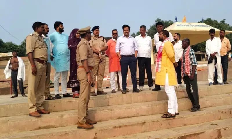 Chandauli News: डाला छठ पर्व पर एसडीएम ने बलुआ घाट का किया निरीक्षण.