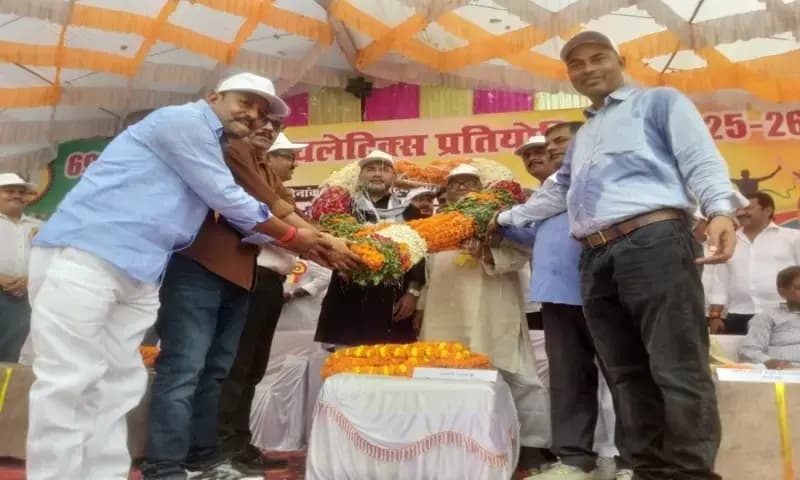 Chandauli News: मंडलीय खेलकूद प्रतियोगिता में प्रतिभागियों ने दिखाया दमखम.