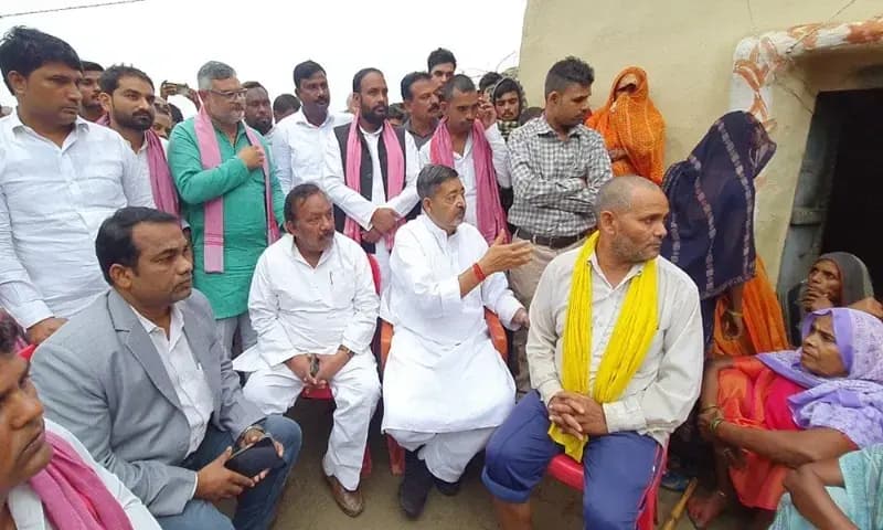 Chandauli News: सपा सांसद वीरेंद्र सिंह ने एसपी चंदौली को बताया सत्ता का दलाल, बिहार में सरकार बनने का किया दावा.