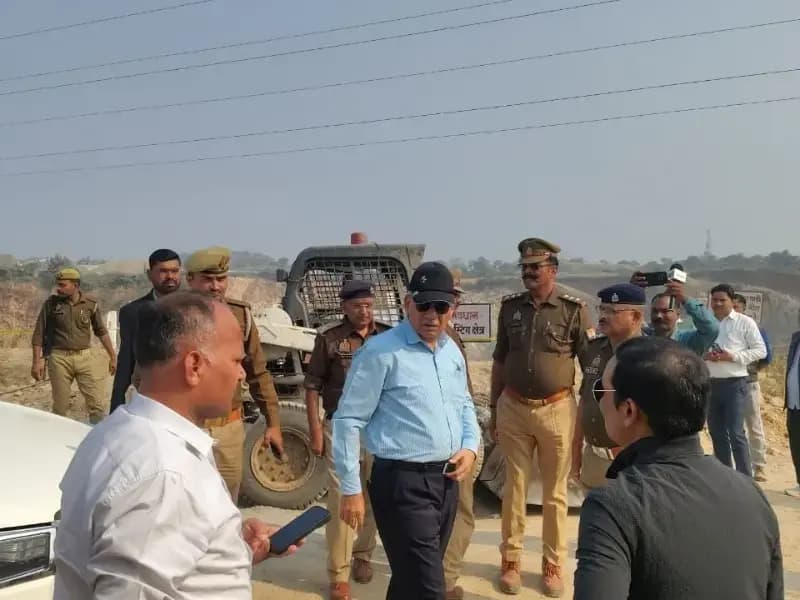 Sonbhadra News: खनन हादसे के पीड़ित परिवारों को 20 लाख की सहायता, अवैध खनन के दोषियों पर होगी सख्त कार्रवाई: मंत्री रविंद्र जायसवाल.