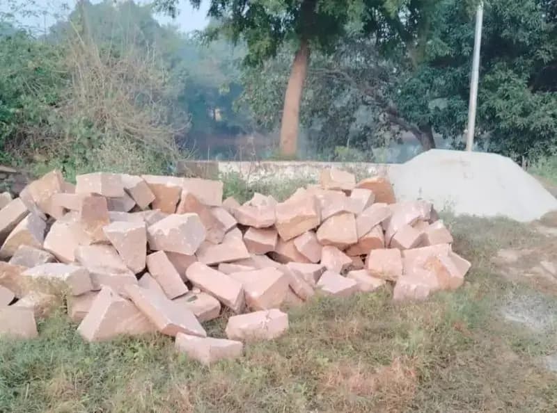 Chandauli News: पंप कैनाल की मरम्मत में भ्रष्टाचार का मामला आया सामने.