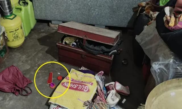 Chandauli News: खेत गए परिवार के घर में दिनदहाड़े चोरो ने बोला धावा, 5 लाख के आभूषण उड़ा ले गए चोर.