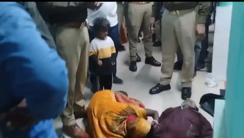 Sonbhadra News: एनटीपीसी कार्यालय में संदिग्ध परिस्थितियों में सफाईकर्मी का शव फंदे पर लटकता मिला, मचा हड़कंप.