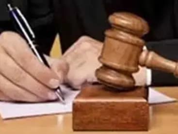 Sonbhadra News: नाबालिग लड़की के साथ दुष्कर्म कर गर्भवती होने पर गर्भपात कराने के मामले में जुल्फिकार उर्फ कल्लू को 20 वर्ष की कठोर कैद.