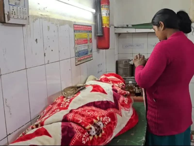 Sonbhadra News: टीपर-ऑटो की टक्कर, हादसे
में एक महिला सहित तीन घायल.