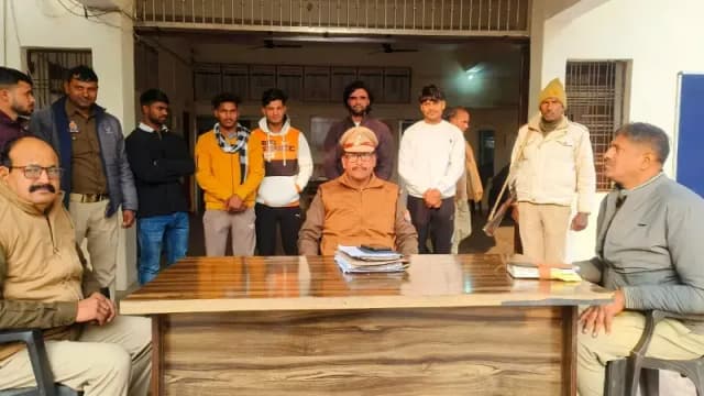 Chandauli News: रिंग रोड पर अश्लील स्टंट कर रील बनाने वाले 6 युवक गिरफ्तार.