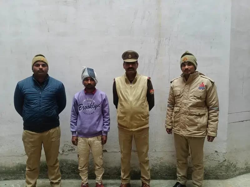 Sonbhadra News: गैंगस्टर एक्ट में वांछित इनामिया अभियुक्त गिरफ्तार, अन्य आरोपियों की तलाश जारी.