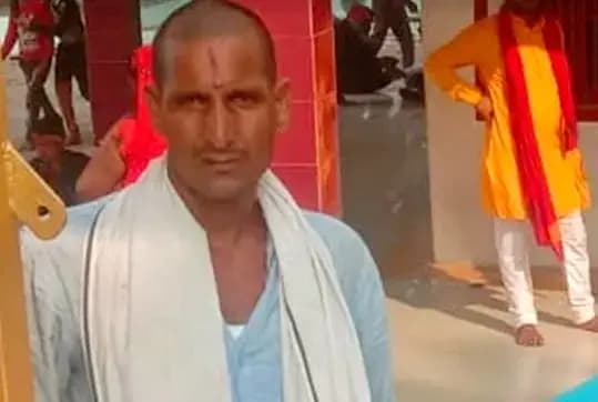 Chandauli News: सड़क हादसे में अधेड़ की मौत, झाड़ियों में घंटों पड़ा रहा घायल.