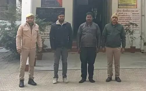Chandauli News: फरार चल रहे दो अंतरराज्यीय गोवंश तस्कर गिरफ्तार.
