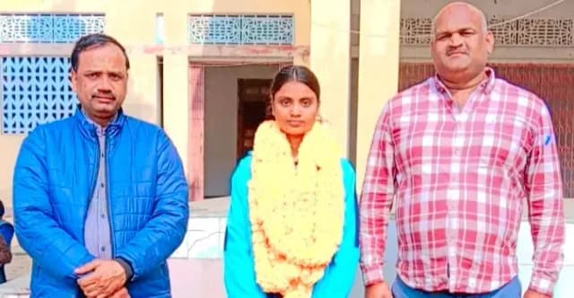 Chandauli News: राष्ट्रीय जूनियर वॉलीबॉल प्रतियोगिता में यूपी टीम का प्रतिनिधित्व कर बढ़ाया जिले का मान.