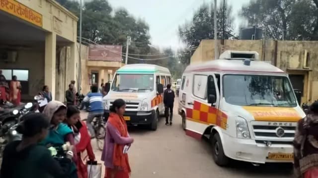 Sonbhadra News: स्वास्थ्य केंद्रों पर नसबंदी के बाद महिलाओं को मिल रही सुविधा, 102 एम्बुलेंस सेवा महिलाओं के सेवा में तटपर.