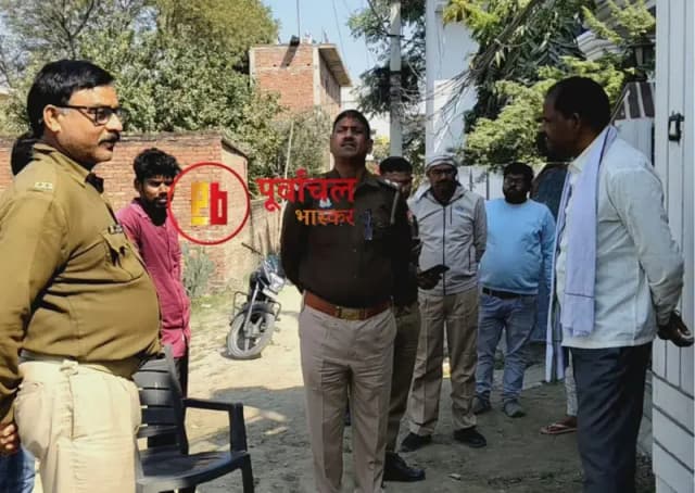 Chandauli News: रिटायर्ड रेलवे अधिकारी के किराए के मकान में लाखों की चोरी.