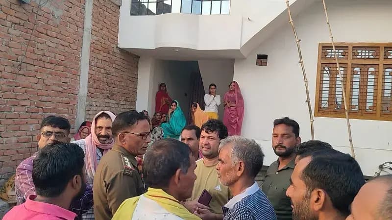 Chandauli News: हाईवे पार करते समय कार की टक्कर से महिला की मौत, चालक फरार.