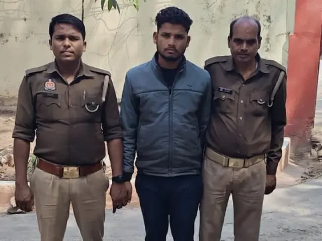 Sonbhadra News: ठुरकी नदी के पास से वांछित अभियुक्त गिरफ्तार.