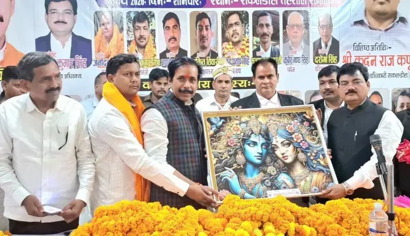 Chandauli News: कैबिनेट मंत्री अनिल राजभर ने सकलडीहा को आदर्श तहसील बनाने का किया वादा, अधिवक्ताओं से मांगे सुझाव.