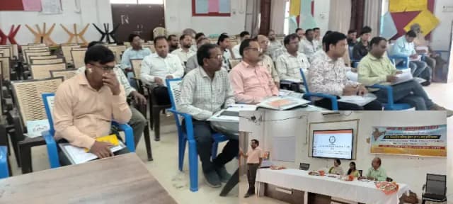 Sonbhadra News: जनगणना 2027 के फील्ड ट्रेनर्स का तीन दिवसीय प्रशिक्षण शुरू.