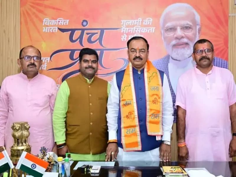 Sonbhadra News: बीजपुर-बकरीहवा मार्ग की जर्जर स्थिति को लेकर उप मुख्यमंत्री से मिला प्रतिनिधिमंडल, जल्द निर्माण का आश्वासन.