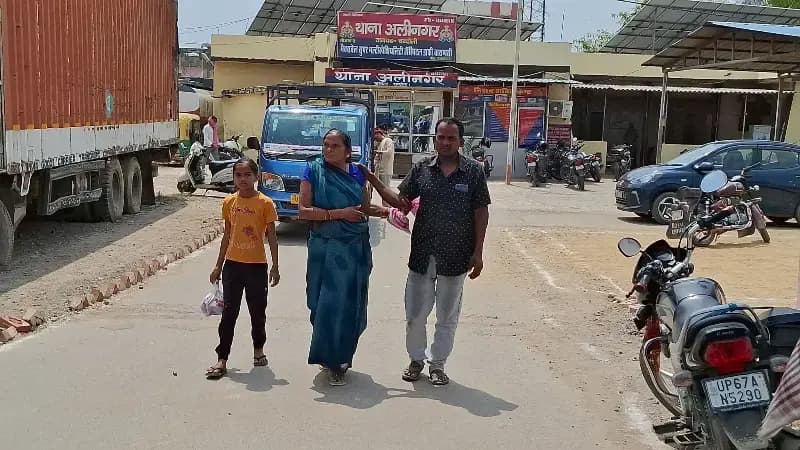 Chandauli News: दरी मांगने को लेकर विवाद, युवक से मारपीट व जातिसूचक टिप्पणी का आरोप.