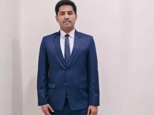 Sonbhadra News: चोपन के विकास चंद्र पांडेय ने यूपीपीएससी में पाई 5वीं रैंक, बने असिस्टेंट कमिश्नर (उद्योग).