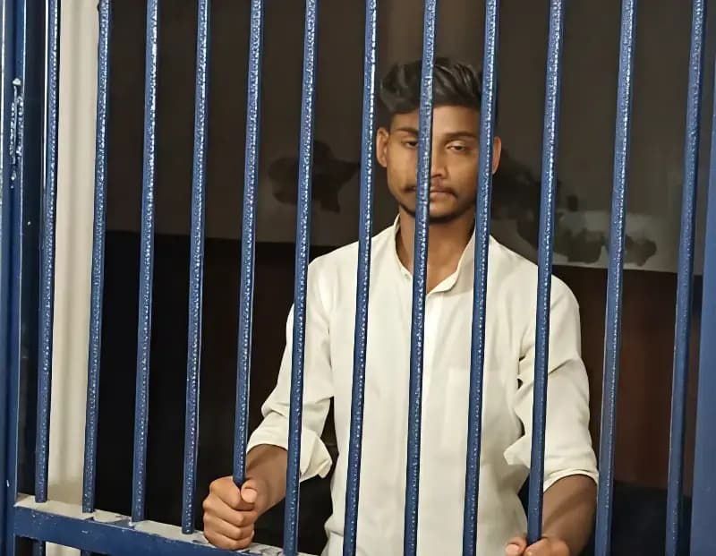 Chandauli News: महिलाओं पर अश्लील टिप्पणी करने वाला शोहदा गिरफ्तार.