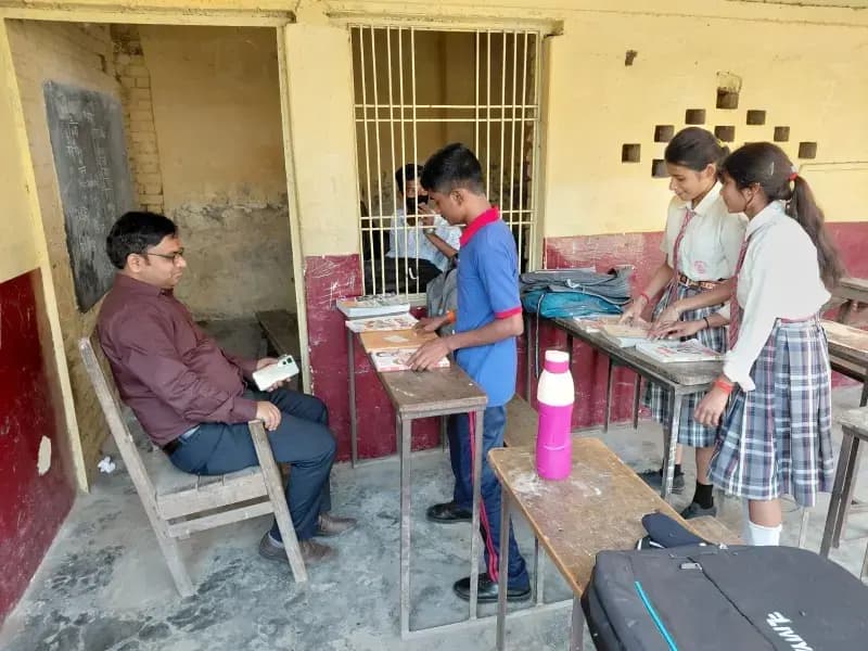 Chandauli News: बिना मान्यता 12वीं तक चल रहे 4 स्कूल, जांच में खुलासा.