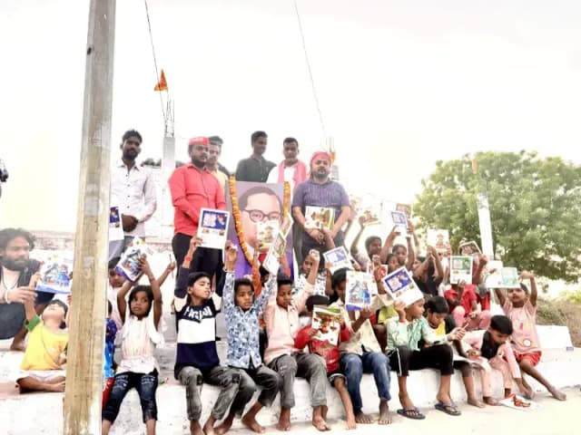 Sonbhadra News: ओबरा में धूमधाम से मनाई गई बाबा साहब भीमराव अंबेडकर की 135वीं जयंती.