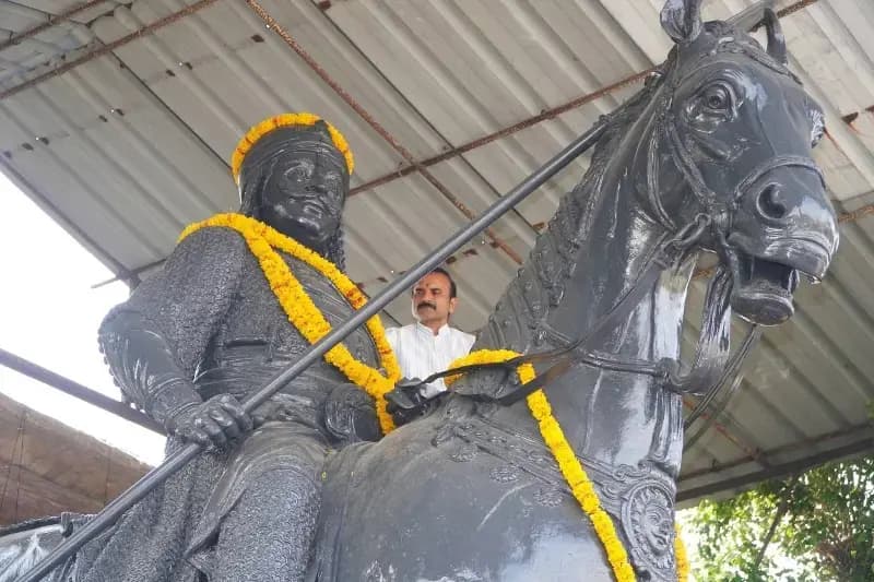 Chandauli News: धूमधाम से मनाई गई महाराणा प्रताप जयंती, विधायक सुशील सिंह ने किया माल्यार्पण