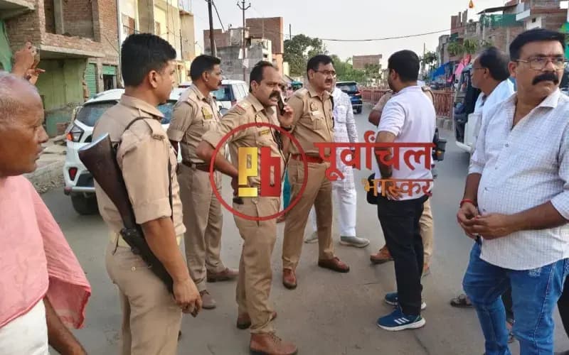 Chandauli News: दिनदहाड़े सेल्समैन से डेढ़ लाख की छिनैती, बाइक सवार बदमाश फरार.