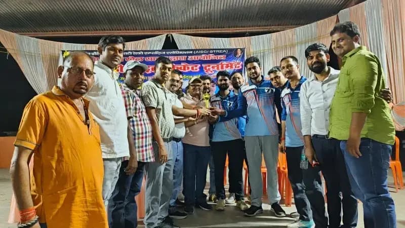Sonbhadra News: नगर पंचायत टीम ने रोमांचक मुकाबला जीता, ऐतिहासिक टूर्नामेंट के क्वार्टर फाइनल में पहुंची.