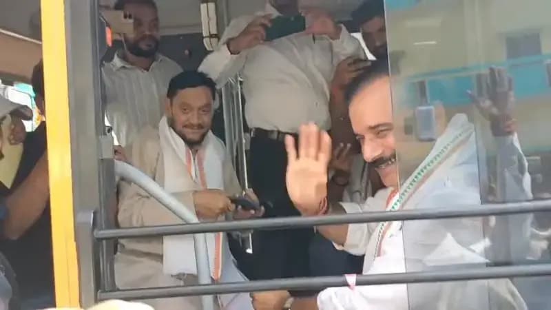 Chandauli News: सैयदराजा विधानसभा को मिली रोडवेज बस सेवा की सौगात, विधायक सुशील सिंह ने दिखाई हरी झंडी.