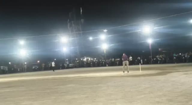 Sonbhadra News: पत्रकार टीम ने यूपी पुलिस को हराकर सेमीफाइनल में बनाई जगह, दूसरे मैच में रेलवे सुपरवाइजर भी विजयी.