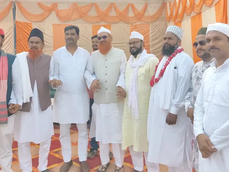 Sonbhadra News: ईद-उल-अजहा पर सोनभद्र में दिखी गंगा-जमुनी तहजीब की मिसाल.