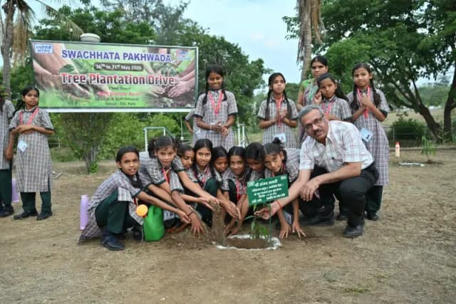 Sonbhadra News: स्वच्छता पखवाड़ा-2026 के तहत एनटीपीसी रिहंद में वृहद वृक्षारोपण अभियान.
