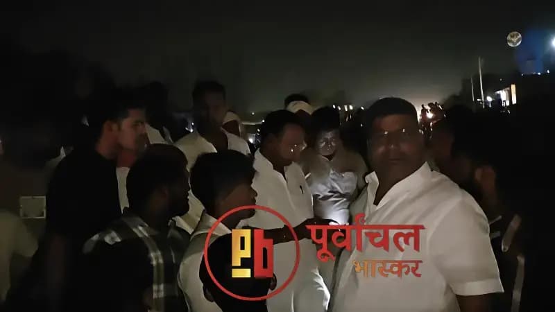 Chandauli News: दुकान बंद कर घर लौट रहे सर्राफा कारोबारी को बदमाशों ने मारी गोली, इलाके में हड़कंप.