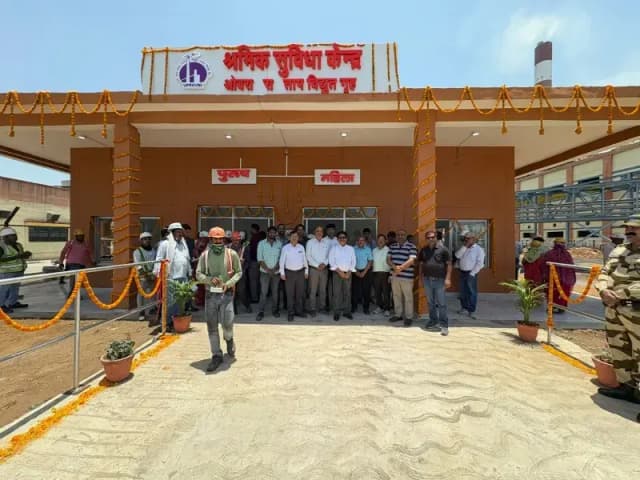 Sonbhadra News: ओबरा सीटीपीएस में नवनिर्मित श्रमिक सुविधा केंद्र का उद्घाटन, श्रमिकों को मिलेंगी आधुनिक सुविधाएं.